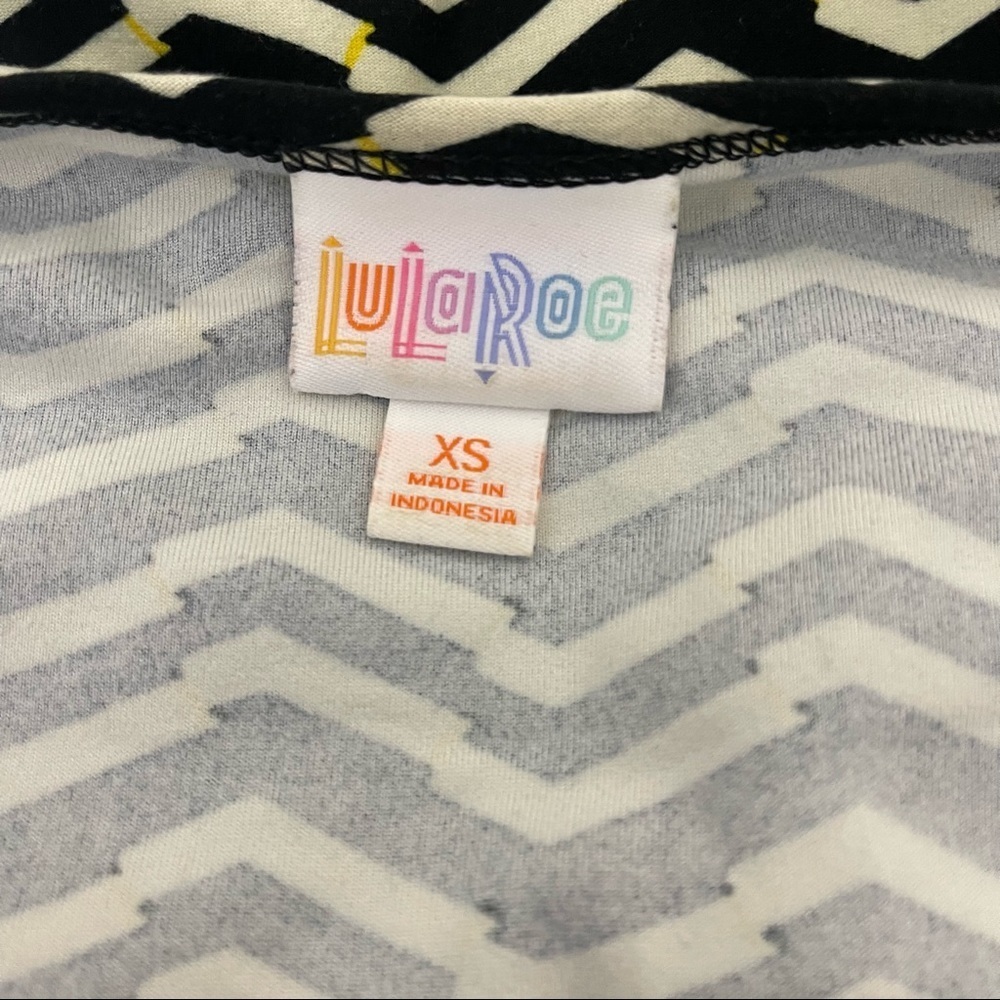 LuLaRoe Women’s Black White Yellow Top XS - Picture 3 of 4